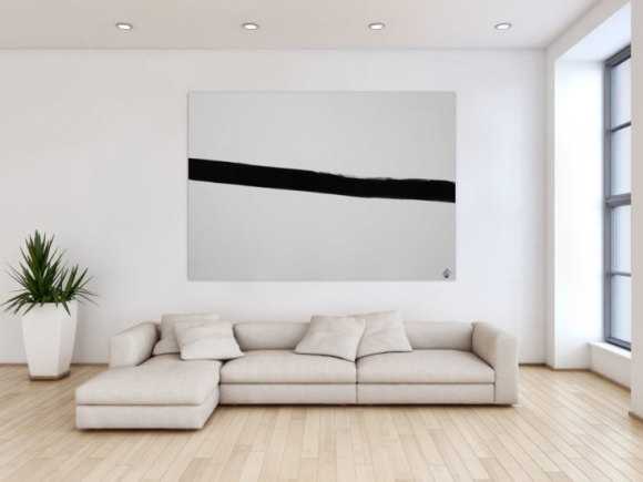 Abstraktes Acrylbild Minimalistisch schwarzer Streifen auf weißem Hintergrund zeitgenössisch schlicht