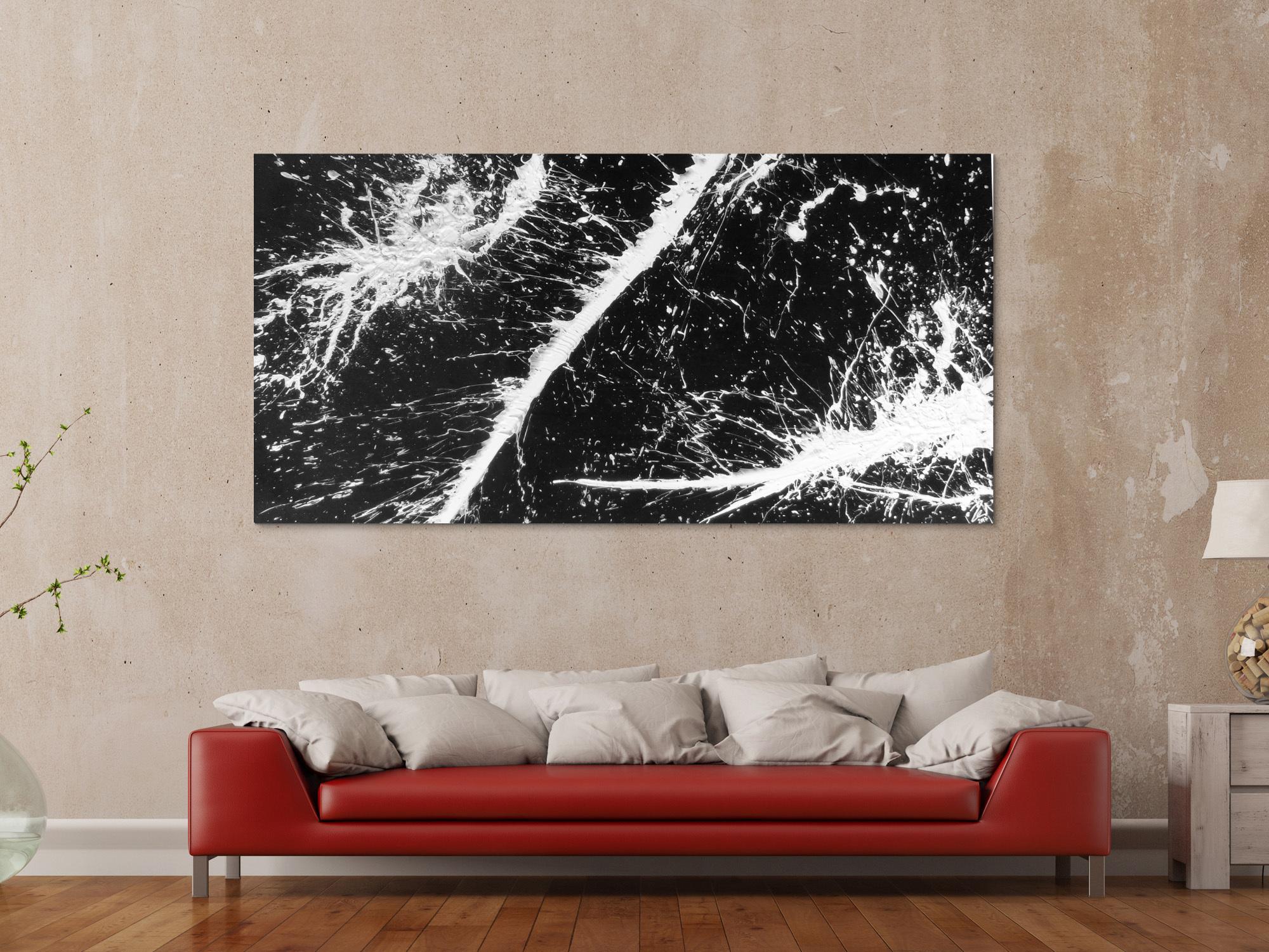 Abstraktes Acrylbild schwarz weiß minimalistisch mit Actionpainting